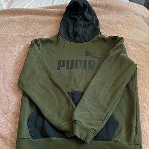 Size mens small. Fits 14-16 kids.